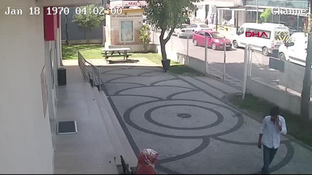 ÜMRANİYE'DE BOŞANMA AŞAMASINDAKİ KADINA DEMİRLE SALDIRI KAMERADA