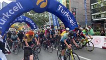 Son dakika haberleri... Turkcell Granfondo Yol Bisiklet Yarışı - Bitiş noktasında gerçekleşen kazada bazı sporcular yaralandı