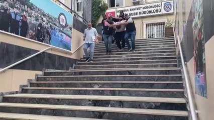 Fatih'te bir kişiyi silahla öldürdükleri öne sürülen 2 zanlı tutuklandı