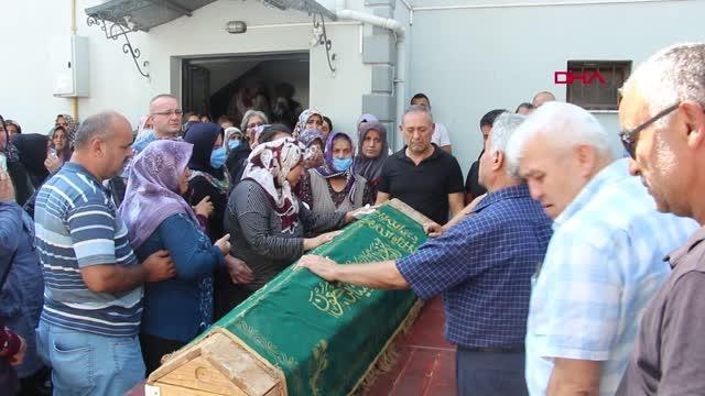 Son dakika haberleri... KAZADA ÖLEN ÖZGE ÖĞRETMEN, GÖZYAŞLARIYLA SON YOLCULUĞUNA UĞURLANDI