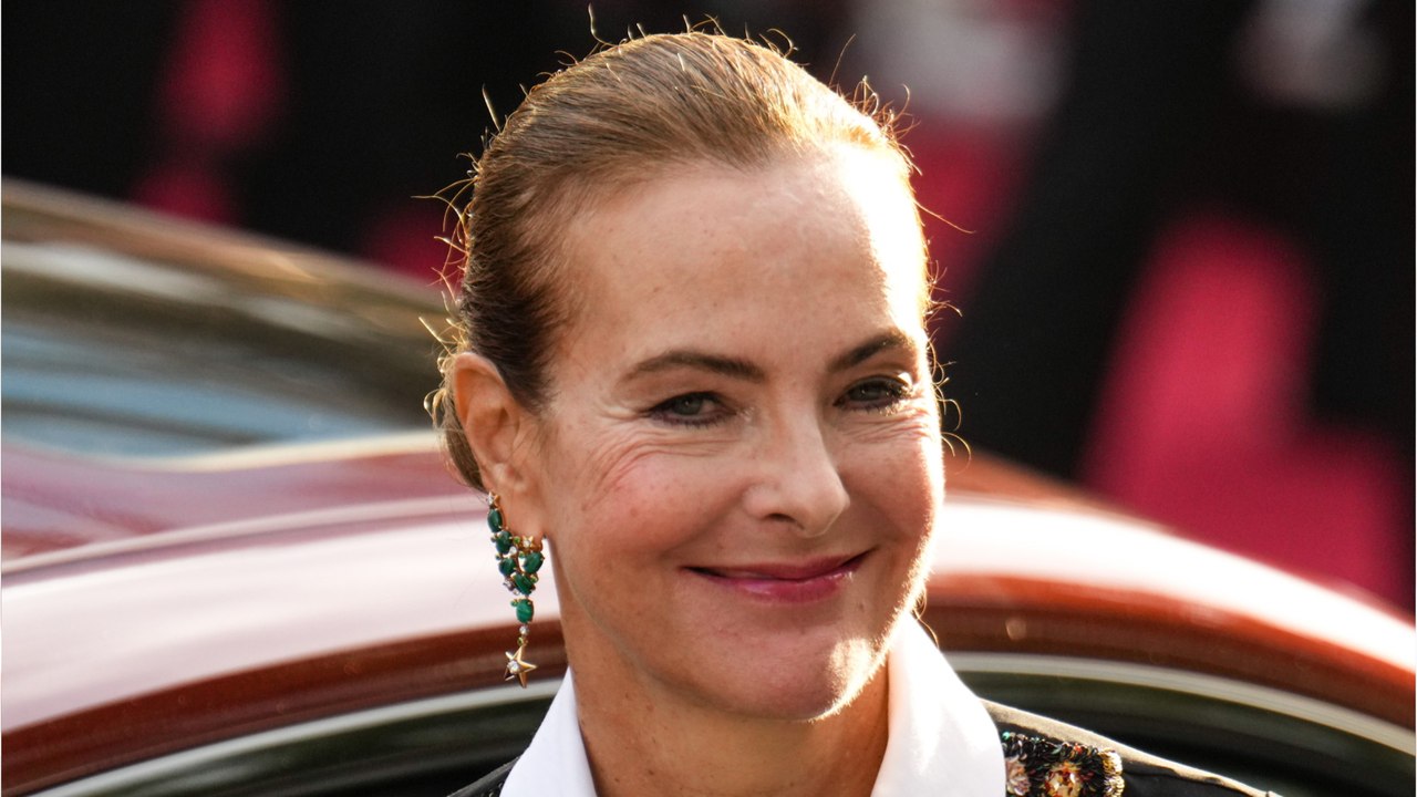 GALA VIDEO - « Trop de colère, de la jalousie aussi " : Carole Bouquet cash sur sa relation difficile avec sa mère