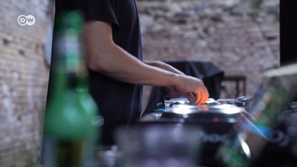 Kyiv nightclub reopens for the first time since invasion