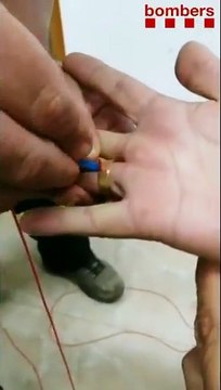 El truco de los bomberos para quitar un anillo atascado