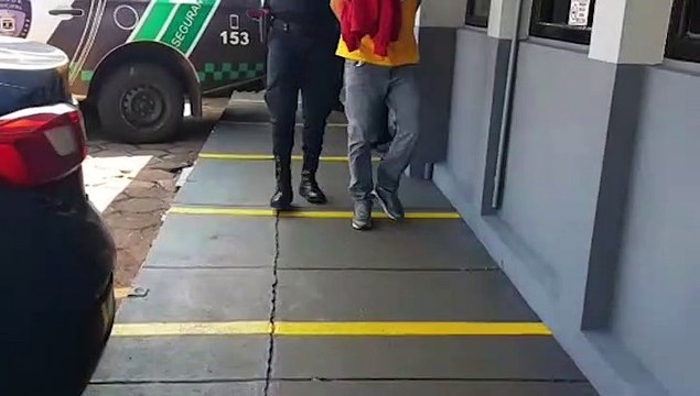 Homem é detido após tentativa de furto em supermercado no Bairro São Cristóvão
