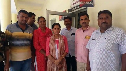 पत्नी पटवारन, पति दलाल, लोगों से लेते रिश्वत, धरे गए