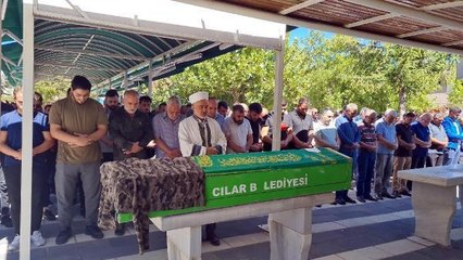 Son dakika haberi: SEVGİLİSİNİN BIÇAKLAYARAK ÖLDÜRDÜĞÜ CEM, TOPRAĞA VERİLDİ