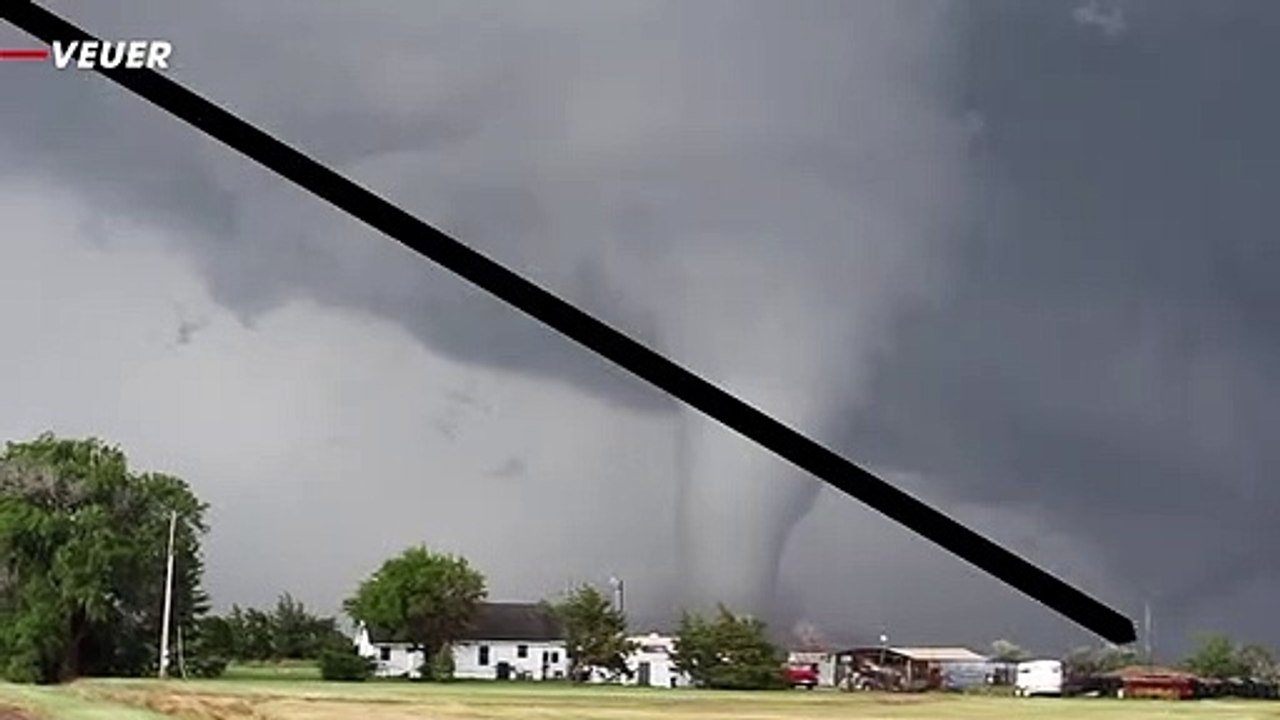 Must See! Tornado Wildly Appears in the Skies Over Scotland