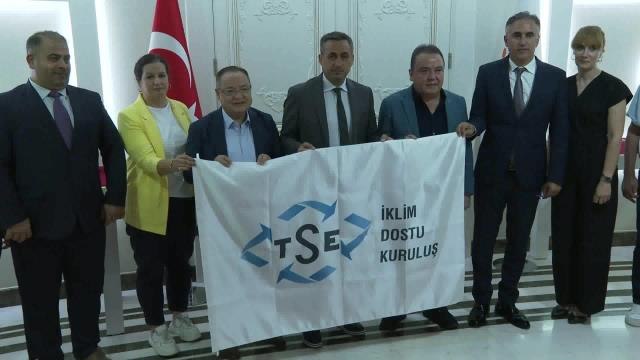 Antalya yerel haberi... Antalya Büyükşehir Belediyesi Türkiye'nin İlk İklim Dostu Belediyesi Oldu