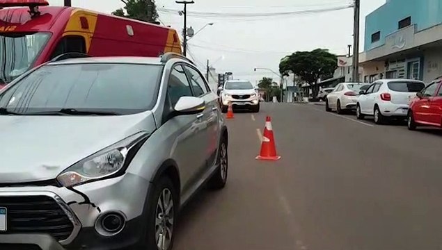 Motociclista sofre fraturas após se envolver em colisão com carro no Centro