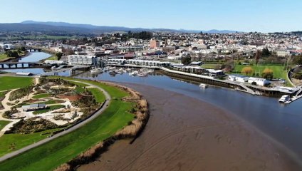 Tasmanian residents and govt at odds over dredging Tamar River