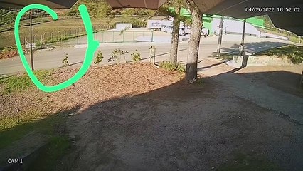 Carro capota e mata passageira em Rio do Sul