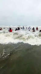 সবচেয়ে বড় সমুদ্র সৈকতে কক্সবাজার