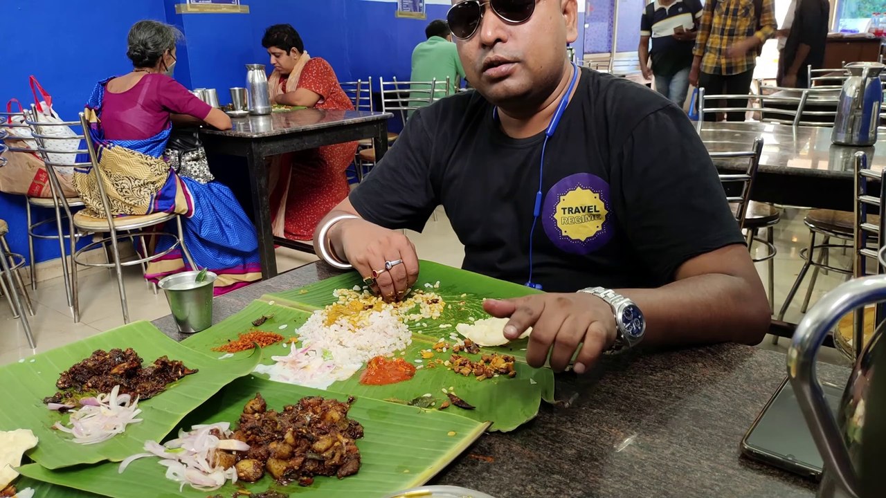 (हिंदी मे) Vasuvettante Kada, 50 years old eatery at Chalakudy, best ever tasted Kerala non-veg meal