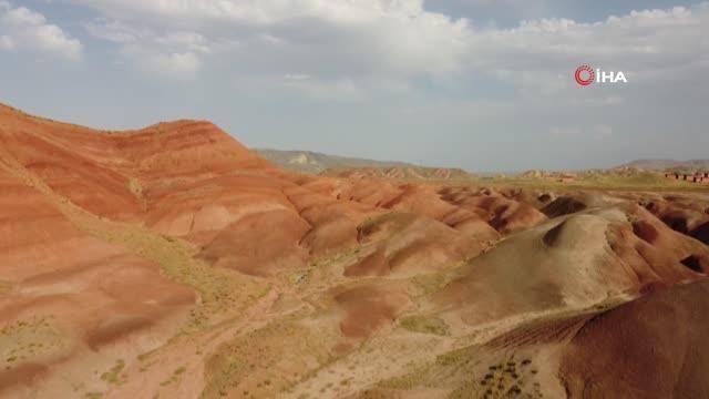 Fotoğraf çekmek isteyenlerin uğrak adresi: Gökkuşağı tepeleri