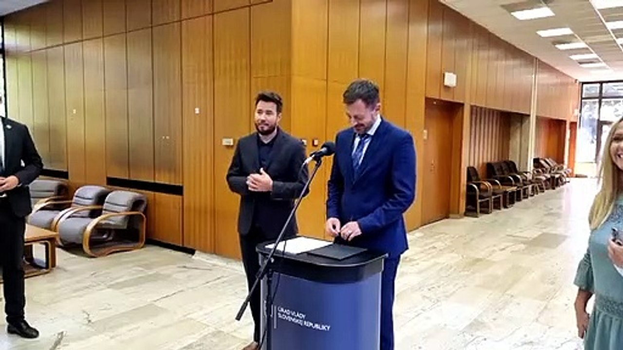 ZÁZNAM: Premiér: Za ministra hospodárstva R. Sulíka je na stole viacero mien