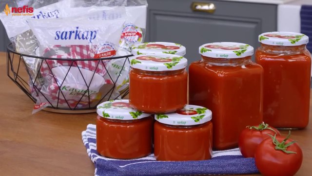 Bu Sosu Her Sene Mutlaka Yaparız Kışlık Domates Konservesi Tarifi