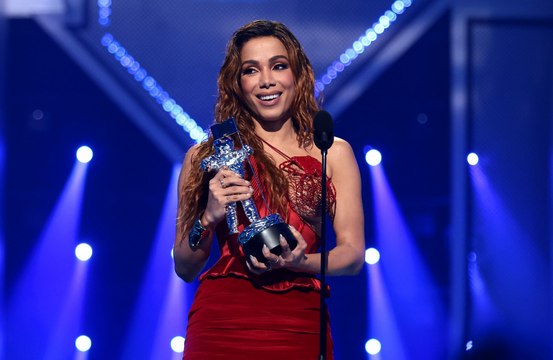 Leo Dias segue Anitta novamente nas redes sociais após polêmicas com cantora