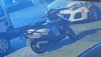 Kağıthane'de maskeli iki kişi motosikleti böyle çaldı