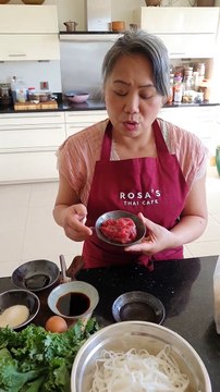 How to make Rosa's-style Thai flat noodles stir-fry (Video: Rosa's Thai Cafe)