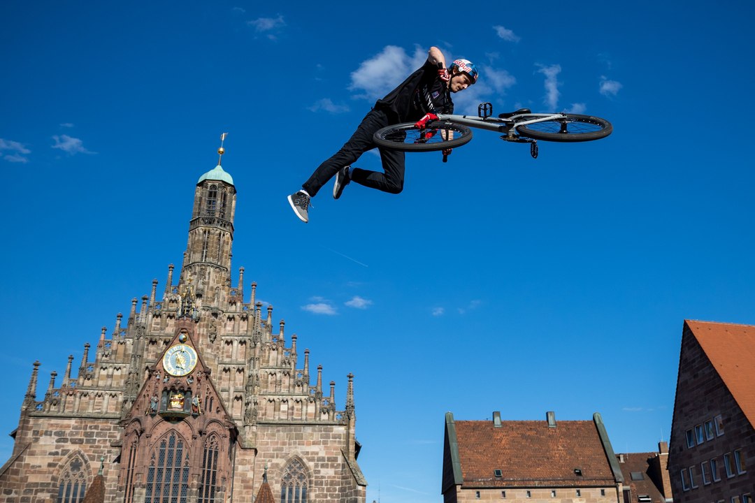 Spektakel, Tricks und Sprünge: Der Red Bull District Ride 2022 in Nürnberg
