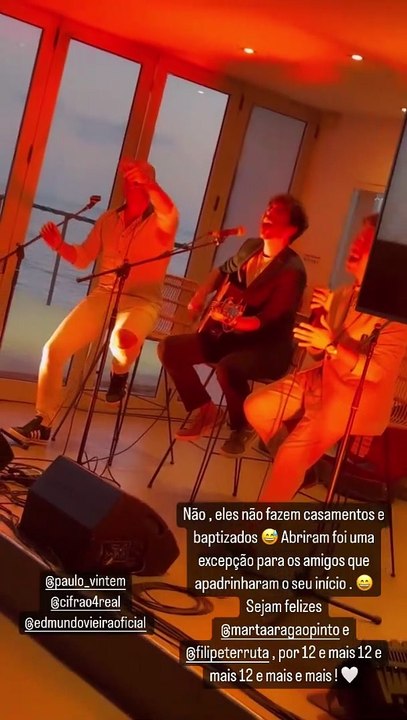 D'ZRT cantam em casamento