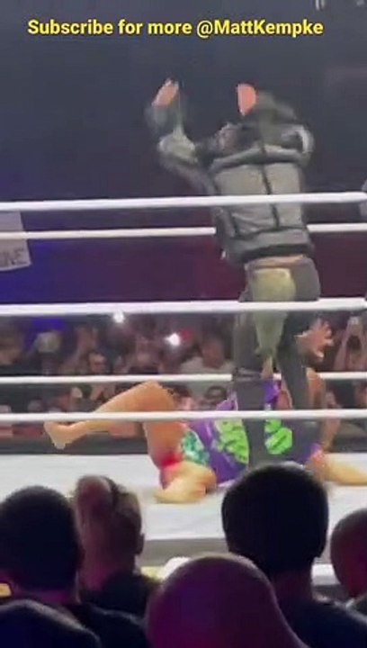 Seth Rollins beats down Matt Riddle #wwe #wweraw #sethrollins #mattriddle