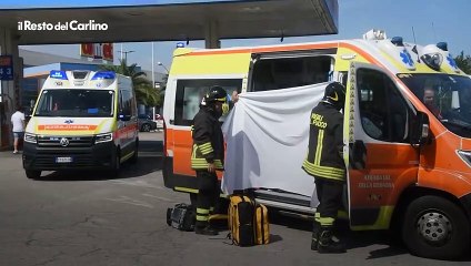 Download Video: Incidente a Rimini: scooter si schianta contro auto con roulotte di turisti. Il video dei soccorsi