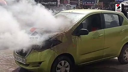 બનાસકાંઠાના દિયોદરમાં પેટ્રોલ પંપ નજીક કારમાં આગ ભભૂકી ઉઠી