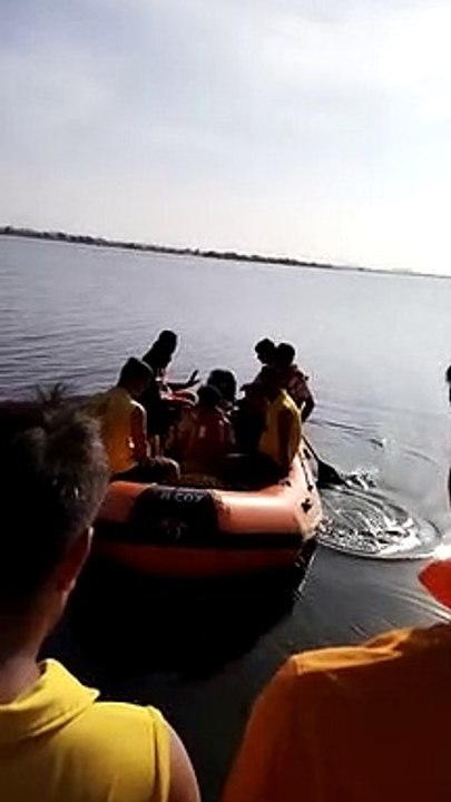 नेवटा बांध में डूबे दोनों युवकों के शव को निकाला बाहर