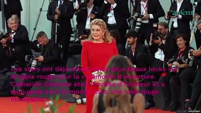 Carla Bruni Sarkozy : sublime en robe nuisette, elle enflamme la Mostra de Venise