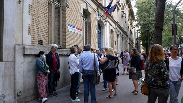 Les deux tiers des enseignants de ce collège parisien étaient en grève pour le premier jour de reprise des cours