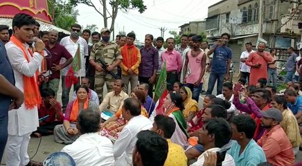 কুলতলির পথসভায় তৃণমূলের হামলার প্রতিবাদে বিক্ষোভ বিজেপির | Oneindia Bengali