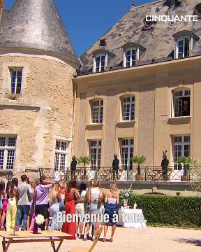 Les Cinquante : les candidats rencontrent le lion alias le maître du jeu dans l'extrait vidéo. Julien Tanti, producteur Bengiaz... Qui se cache derrière le lion ? Les twittos ont leurs théories !