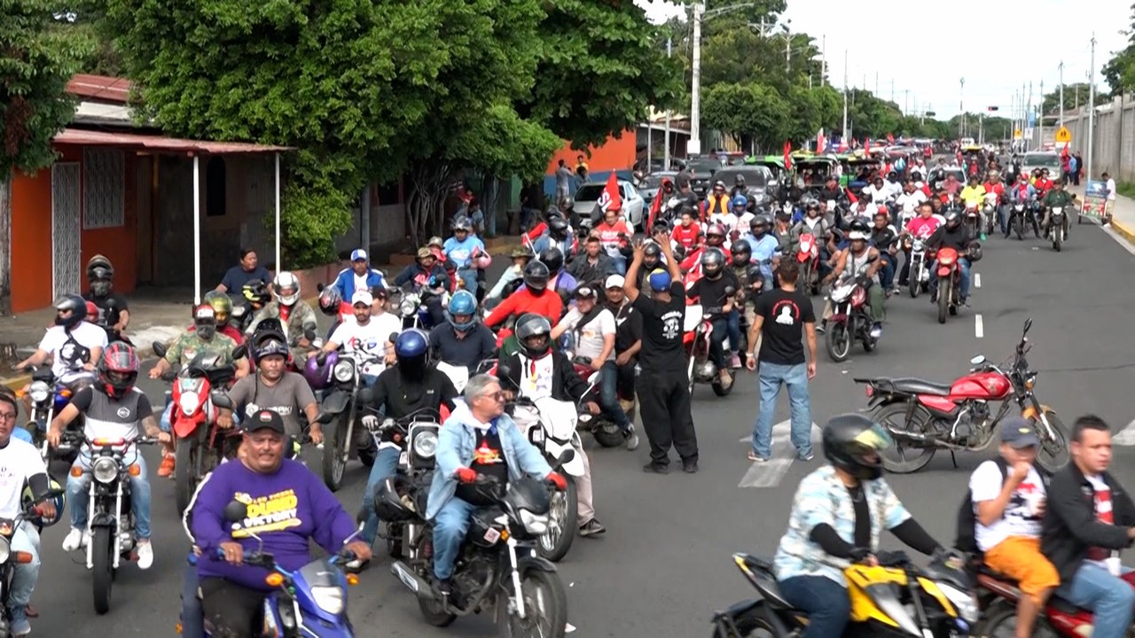 Realizan caravana en saludo a las fiestas de la patria libre