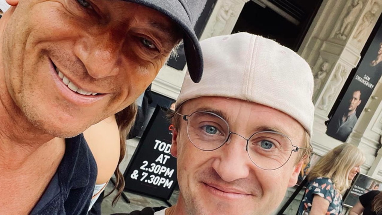 „malfoys“ unter sich: tom felton feiert reunion mit „lucius“ jason isaacs