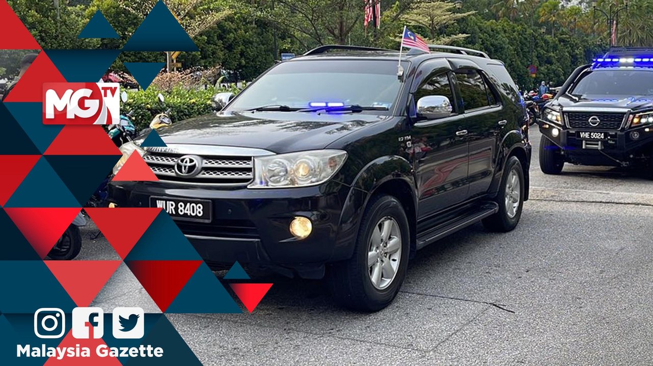 MGNews : Laungan 'Bossku' Sambut Ketibaan Najib di Mahkamah