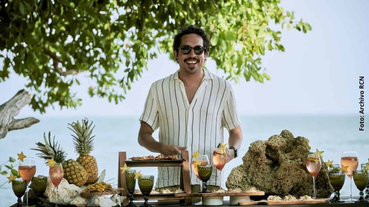 Frank Martínez enternece al ayudar a fan con propuesta de matrimonio