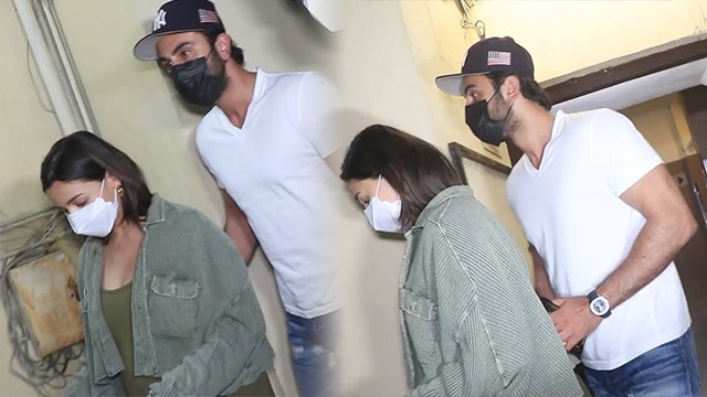 Alia Bhatt Pregnancy में Ranbir Kapoor Protect करते आए नजर । Boldsky*Entertainment