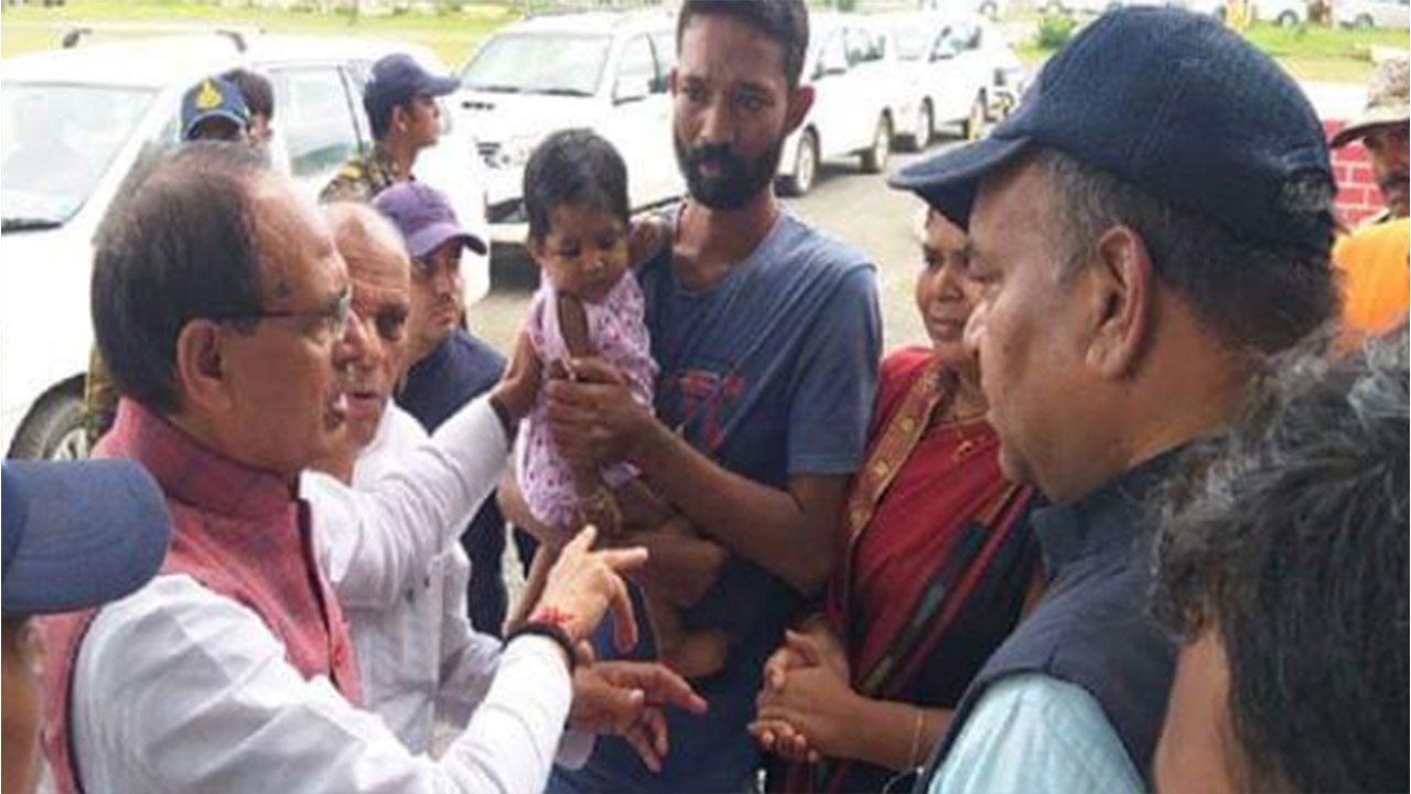 गरीब मजदूर की बेटी हिती चौकसे के इलाज के लिए आगे आए CM शिवराज,लिवर ट्रांसप्लांट के लिए चाहिए 30 लाख