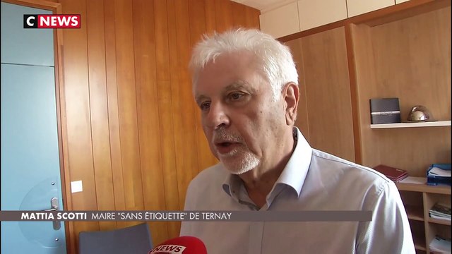 Dans le Rhône, à Ternay, dans la banlieue lyonnaise, la région a décidé d'installer des rochers sur une route, pour faire cesser les rodéos urbains - VIDEO