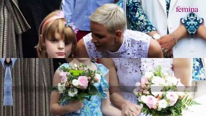 Charlene de Monaco en robe transparente tout en dentelle… Elle est renversante pour cette apparition avec ses enfants et le prince Albert