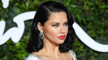 GALA VIDEO - PHOTO - Adriana Lima maman de son 3e enfant : elle dévoile un adorable cliché