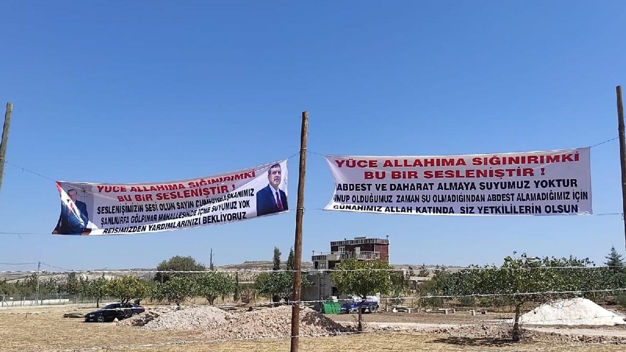 Vatandaşın pankartlı isyanı: Boy abdesti alamıyoruz, günahımız yetkililerin olsun