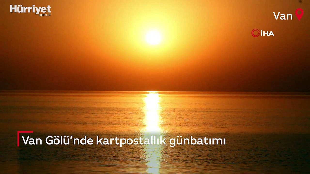 Van Gölü’nde kartpostallık günbatımı