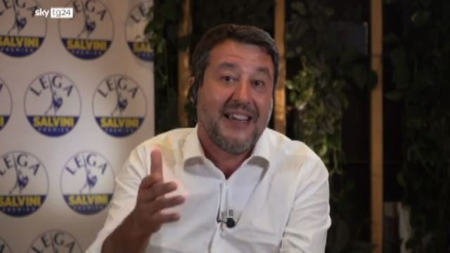 Salvini: video contro rom sbagliato, ma i campi vanno sgomberati
