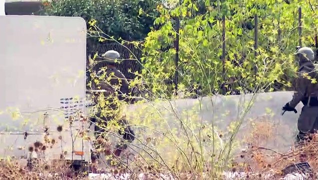 مواجهات بين فلسطينيين والجيش الإسرائيلي خلال عملية مداهمة في الضفة الغربية