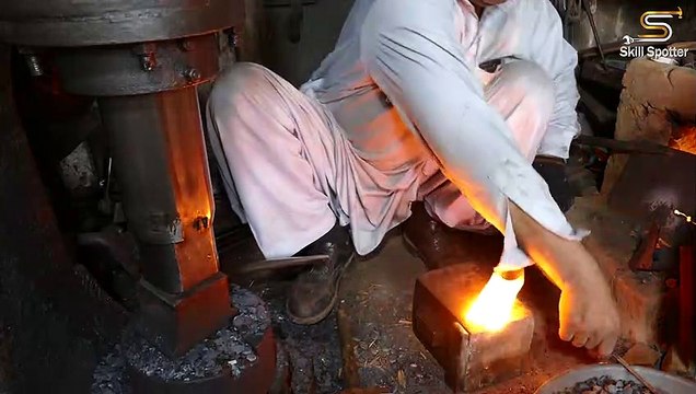 24 Forging Heavy Duty Gardening Hoe From Scrap Steel Hoe Making Process Hoe Forging - Skill Spotter