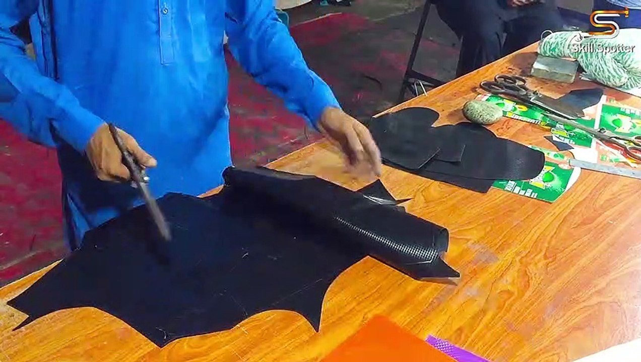 29 Boxing Gloves Making  How best boxing gloves are Made  No boxing no life - Skill Spotter