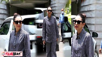 Karisma Kapoor ने बताया अपनी Glowing Skin का राज, Cool Outfit में Bandra में हुईं Spot*Entertainment