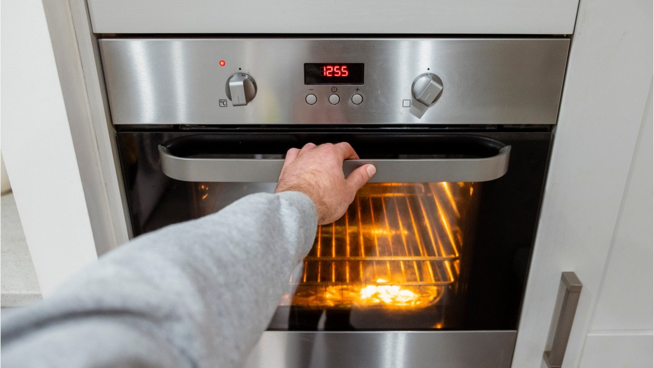 Backofentür nach dem Backen öffnen oder schließen?